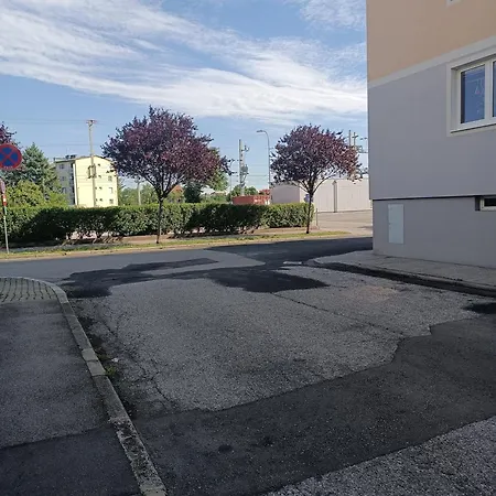 Apartment Family Apartment Neunkirchen 5 *