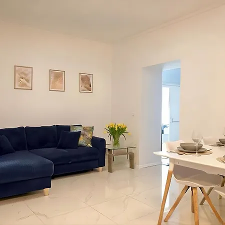 Family Design - 2 5 Apartment *